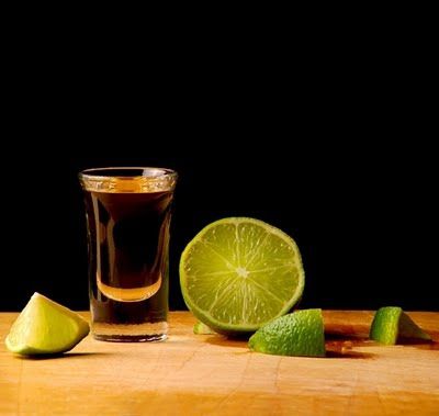 Jak pijí tequilu po celém světě? Zajímavé tradice konzumace horkého pití
