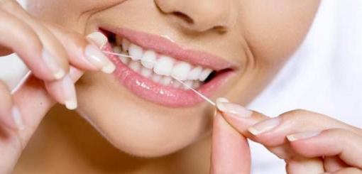 Voskovaná nit pro čištění zubů: vlastnosti použití, odrůdy, výhody a nevýhody